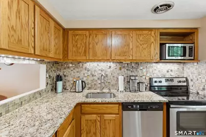 56 Trolley Crossing Lane #56, Middletown, CT 06457 - Photo 4