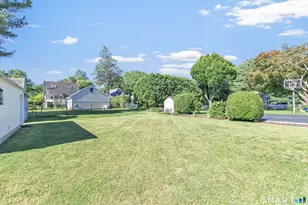 15 Evelyn St, Trumbull, CT 06611 - Photo 34