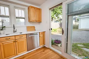 105 Dixon St, Bridgeport, CT 06604 - Photo 18
