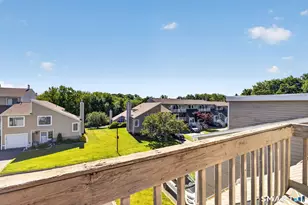 722 Robert Frost Dr, Branford, CT 06405 - Photo 22