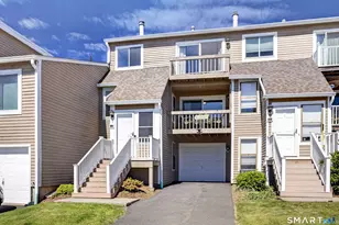722 Robert Frost Dr, Branford, CT 06405 - Photo 2