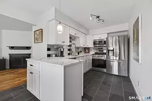 722 Robert Frost Dr, Branford, CT 06405 - Photo 12