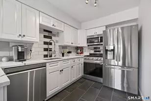 722 Robert Frost Dr, Branford, CT 06405 - Photo 10