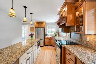 10 Westwood Rd, Trumbull, CT 06611 - Photo 12