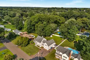 10 Westwood Rd, Trumbull, CT 06611 - Photo 40