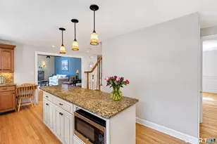 10 Westwood Rd, Trumbull, CT 06611 - Photo 10