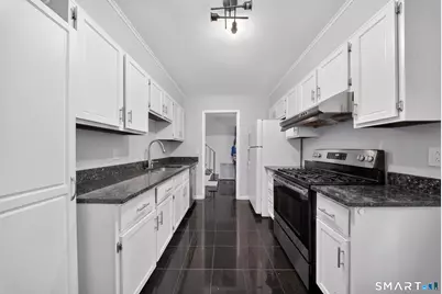 26 Highview Avenue #B, Stamford, CT 06907 - Photo 8