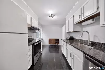 26 Highview Avenue #B, Stamford, CT 06907 - Photo 6