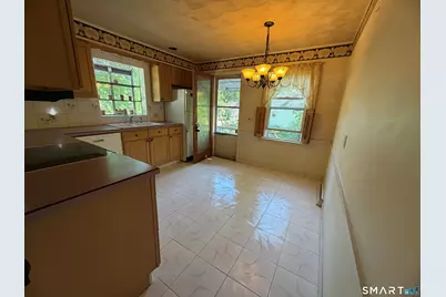 907 North High Street, East Haven, CT 06512 - Photo 4