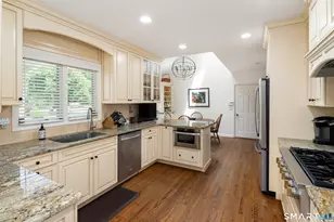 6 Barnes Rd W, Stamford, CT 06902 - Photo 12