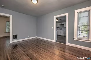 31 Winthrop St, Meriden, CT 06451 - Photo 12