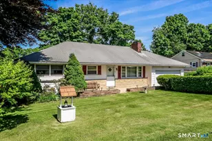 9 Manning St, New Fairfield, CT 06812 - Photo 2