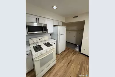 204 Wheeler Avenue #9, Bridgeport, CT 06606 - Photo 2