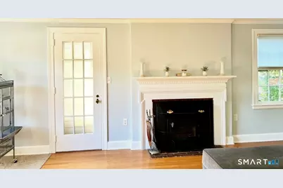 729 Lovely Street, Avon, CT 06001 - Photo 4