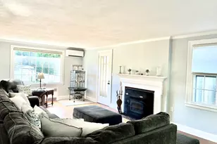 729 Lovely St, Avon, CT 06001 - Photo 6