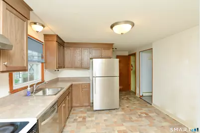 96 Crestwood Trail, East Hartford, CT 06118 - Photo 6