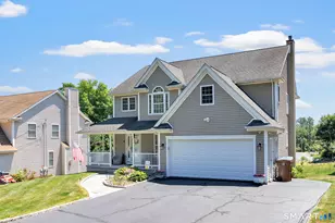 11 10 Coat Ln, Shelton, CT 06484 - Photo 2