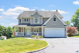 11 10 Coat Ln, Shelton, CT 06484 - Photo 1