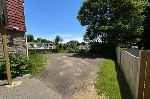 55 Mountain Ave, New London, CT 06320 - Photo 2