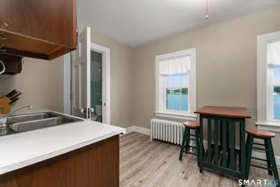 30 Essex Street, Groton, CT 06355 - Photo 34