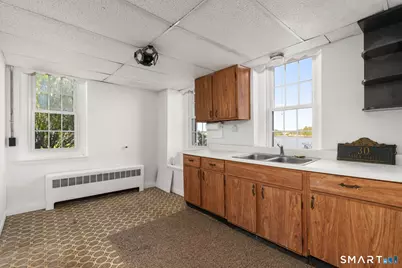 30 Essex Street, Groton, CT 06355 - Photo 38