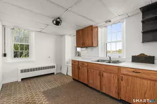 30 Essex St, Groton, CT 06355 - Photo 38