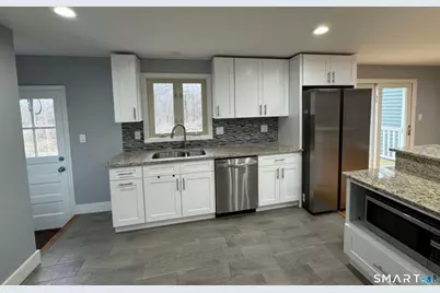 16 Wedgewood Drive, Woodbridge, CT 06525 - Photo 4