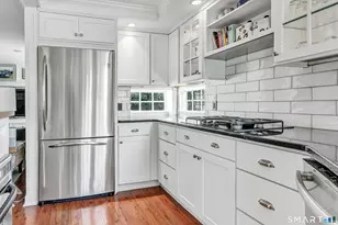 38 James St, Fairfield, CT 06824 - Photo 12