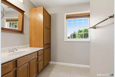 305 Sylvan Street, Bridgeport, CT 06606 - Photo 24