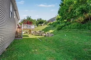 30 Lillian Ave, New Fairfield, CT 06812 - Photo 34