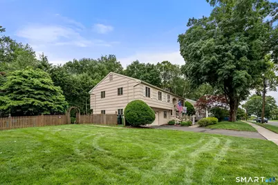 208 Sigwin Drive, Fairfield, CT 06824 - Photo 4