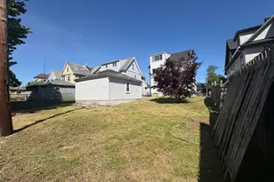 231 Goddard Ave, Bridgeport, CT 06610 - Photo 12