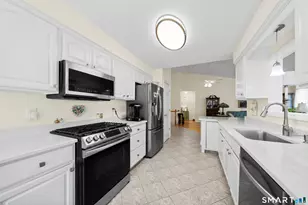 4 Woodbridge Dr, Enfield, CT 06082 - Photo 12