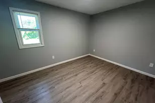 18 Lynwood Dr, Windham, CT 06226 - Photo 8