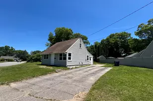 18 Lynwood Dr, Windham, CT 06226 - Photo 2