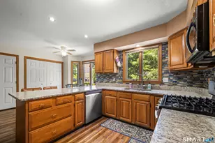52 Elm Meadows, Enfield, CT 06082 - Photo 12