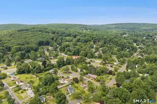 29 Collier Cir, Hamden, CT 06518 - Photo 32