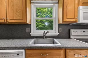 29 Collier Cir, Hamden, CT 06518 - Photo 8