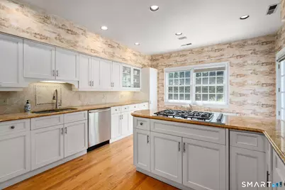 15 Governors Row #15, West Hartford, CT 06117 - Photo 8