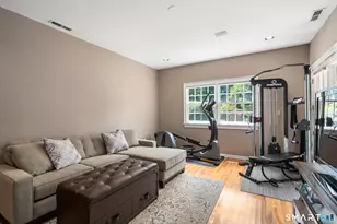 15 Governors Row, West Hartford, CT 06117 - Photo 28