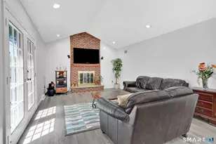 8 Hanover Ln, South Windsor, CT 06074 - Photo 6