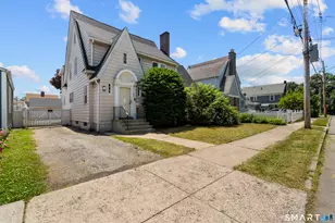 695 W Taft Ave, Bridgeport, CT 06604 - Photo 2