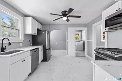 695 West Taft Avenue, Bridgeport, CT 06604 - Photo 16