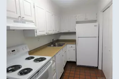 500 Newfield Avenue #1F, Stamford, CT 06905 - Photo 4