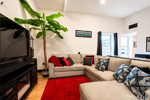 196 Crown St, New Haven, CT 06519 - Photo 4
