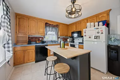 45 Rockwell Avenue, Waterbury, CT 06708 - Photo 10