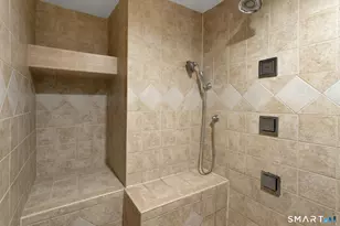 25 Quinsey Dr, Bridgeport, CT 06606 - Photo 14