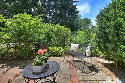 84 Park Avenue, Hamden, CT 06517 - Photo 16