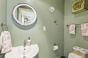 48 Edward St, Newington, CT 06111 - Photo 26