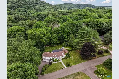31 Aspen Mill Road, Ridgefield, CT 06877 - Photo 2